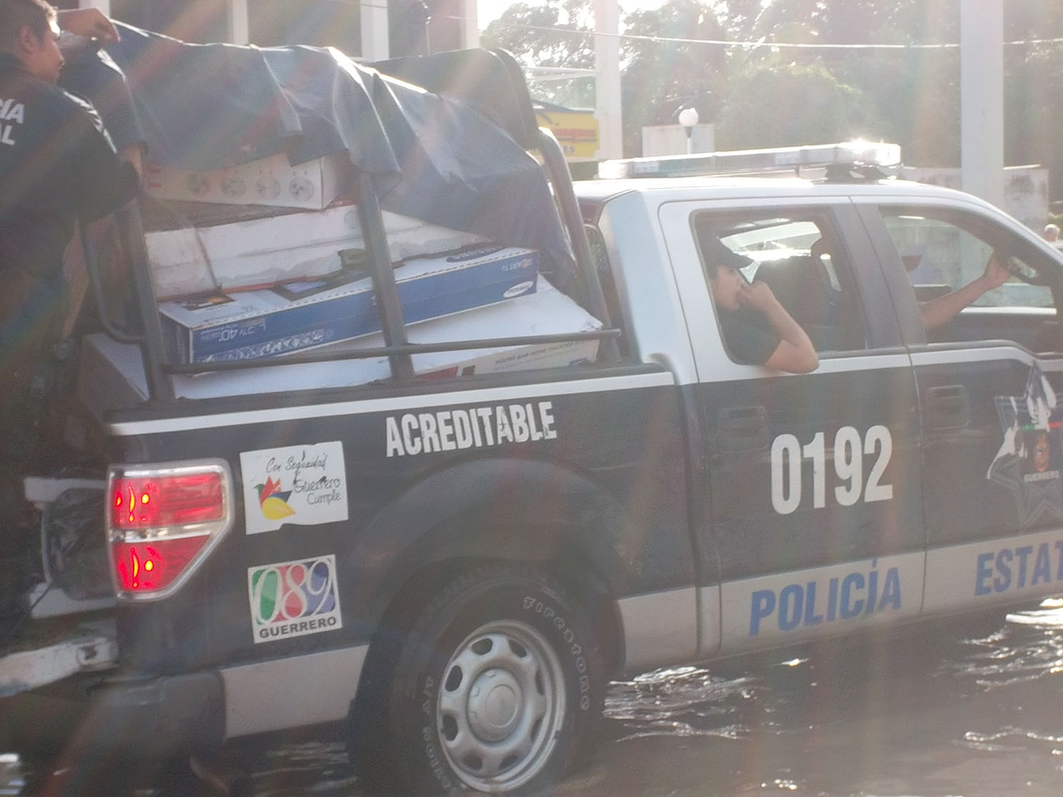 Hasta la policía participa